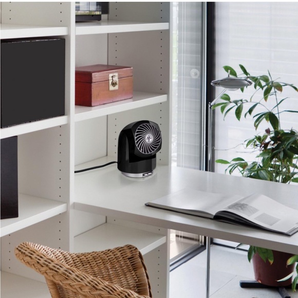 Vornado's signature Vortex Flipping Fan! It effectively moves air around you! - Picture 2 of 5